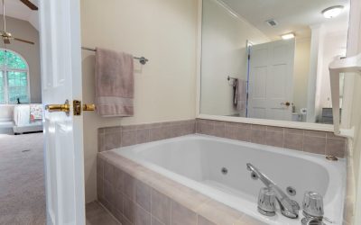 Halvkaklat badrum – hiss eller diss?